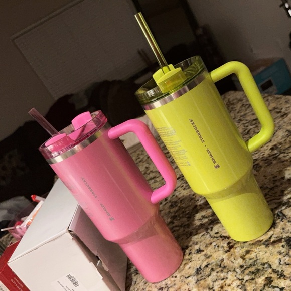 Stanley x Starbucks Winter Pink 40oz Tumbler - Picture 8 of 8